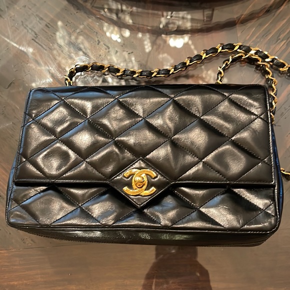 Chanel Vintage Diamond
Tip Single Chain Classic Flap - Picture 12 of 15